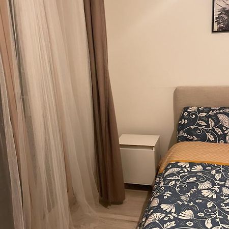 Appartement Cosy Et Bien Equipe Nanterre Kültér fotó