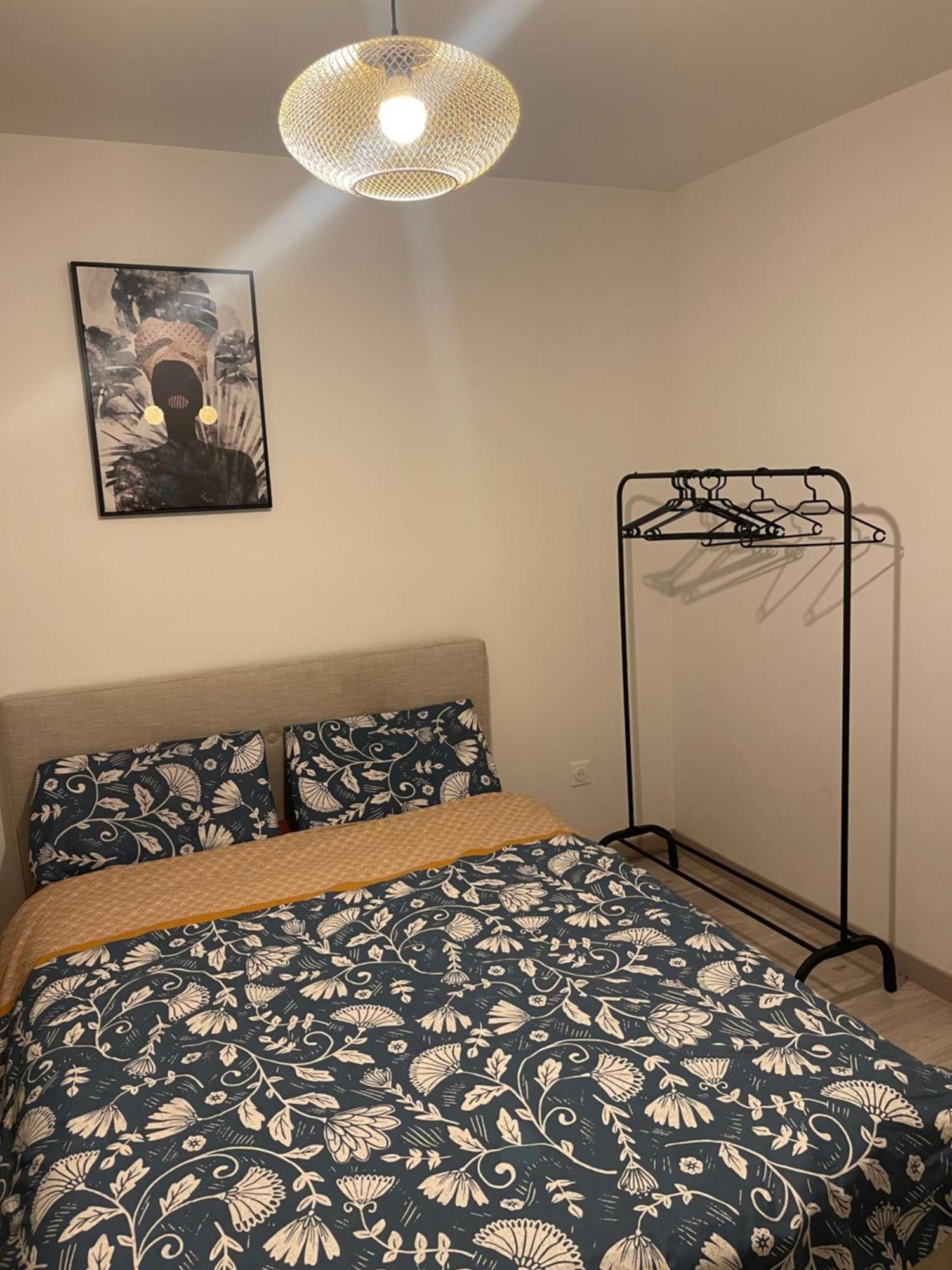 Appartement Cosy Et Bien Equipe Nanterre Kültér fotó